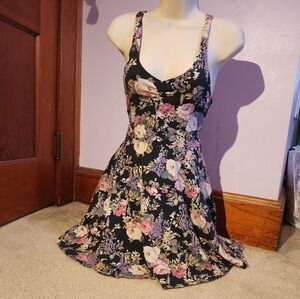 Small forever 21 floral dress